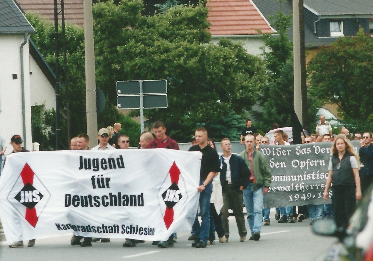 Quelle: 15°Research Archiv / 2001 Neonazi Demonstration Bautzen
